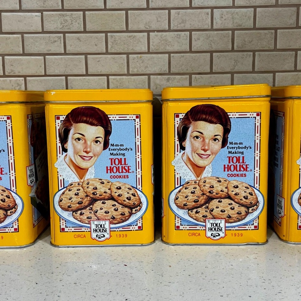 Vintage Nestle Toll House Cookie Yellow Empty Tin 4" x 6" Square Nostalgic